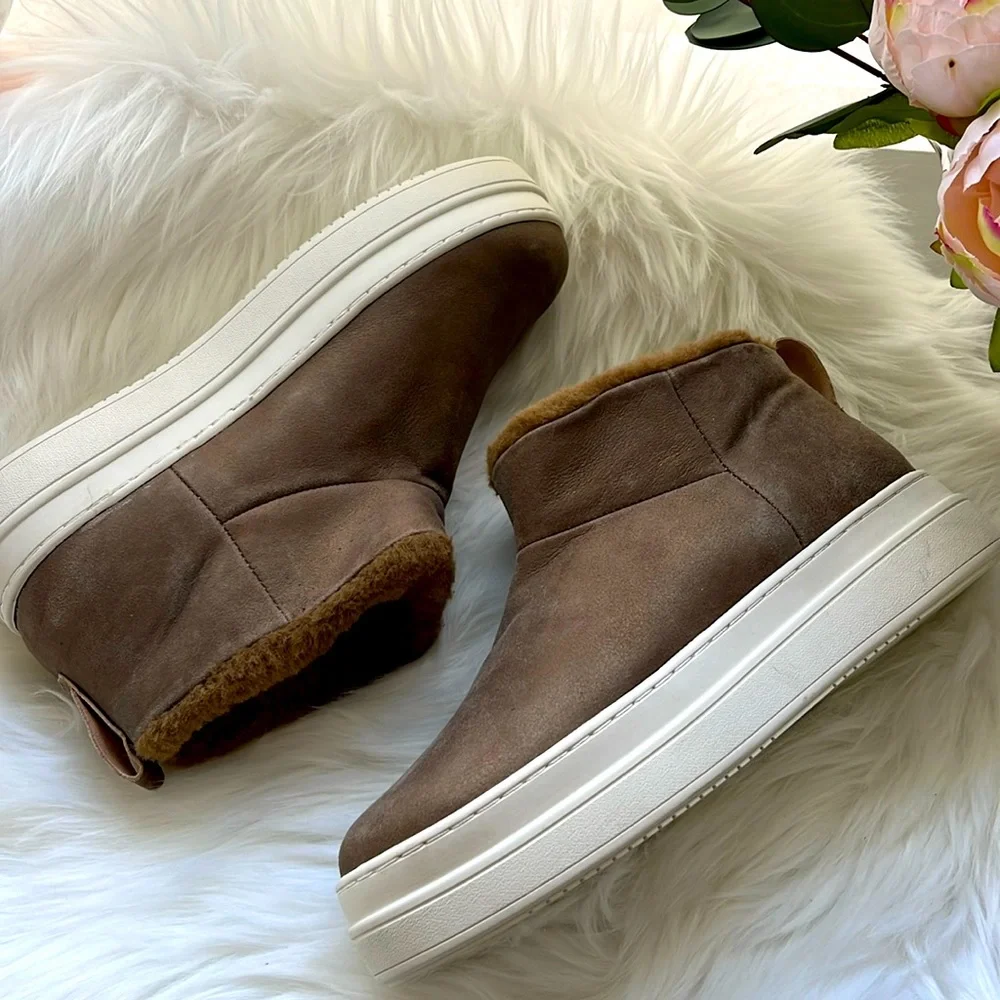 NEW JSlides Nia Brushed Suede & Fun Faux Fur Chunky Platform Sneaker Bootie 7.5M